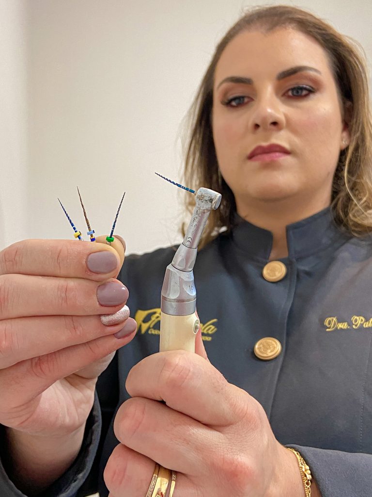 Andreola Odontologia Integrada - Clínica Odontológica em Caxias do Sul - Implantes Dentários - Lentes de Contato Dental - Tratamento de Canal - Odontologia Estética - Ortodontia - Harmonização Facial